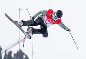 (XHTP)(BEIJING2022)CHINA-ZHANGJIAKOU-OLYMPIC WINTER GAMES-FREESTYLE SKIING-WOMEN'S FREESKI HALFPIPE-QUALIFICATION (CN)