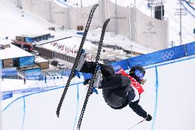(BEIJING2022)CHINA-ZHANGJIAKOU-OLYMPIC WINTER GAMES-FREESTYLE SKIING-WOMEN'S FREESKI HALFPIPE-QUALIFICATION (CN)