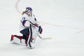 (BEIJING2022)CHINA-BEIJING-OLYMPIC WINTER GAMES-ICE HOCKEY-WOMEN'S GOLD MEDAL GAME-CAN VS USA (CN)