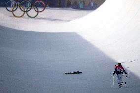 (BEIJING2022)CHINA-ZHANGJIAKOU-OLYMPIC WINTER GAMES-FREESTYLE SKIING-MEN'S FREESKI HALFPIPE-FINAL(CN)