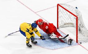 (BEIJING2022)CHINA-BEIJING-OLYMPIC WINTER GAMES-ICE HOCKEY-MAN'S PLAY-OFF SEMIFINAL-ROC VS SWE (CN)