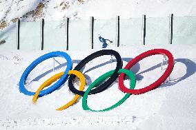 (BEIJING2022)CHINA-ZHANGJIAKOU-OLYMPIC WINTER GAMES-BIATHLON-WOMEN'S 12.5KM MASS START (CN)