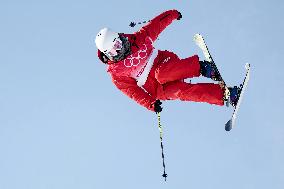 (BEIJING2022)CHINA-ZHANGJIAKOU-FREESTYLE SKIING-WOMEN'S FREESKI HALFPIPE-FINAL (CN)