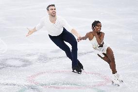 (BEIJING2022)CHINA-BEIJING-OLYMPIC WINTER GAMES-FIGURE SKATING-PAIR SKATING-SHORT PROGRAM (CN)