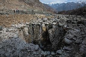 KASHMIR-SRINAGAR-VERTICAL SINKHOLE