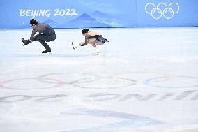 (BEIJING2022)CHINA-BEIJING-OLYMPIC WINTER GAMES-FIGURE SKATING-PAIR SKATING-SHORT PROGRAM (CN)