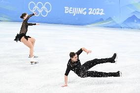 (BEIJING2022)CHINA-BEIJING-OLYMPIC WINTER GAMES-FIGURE SKATING-PAIR SKATING-SHORT PROGRAM (CN)