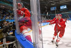 (BEIJING2022)CHINA-BEIJING-OLYMPIC WINTER GAMES-ICE HOCKEY-MAN'S PLAY-OFF SEMIFINAL-ROC VS SWE (CN)