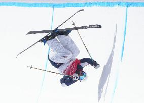 (BEIJING2022)CHINA-ZHANGJIAKOU-OLYMPIC WINTER GAMES-FREESTYLE SKIING-MEN'S FREESKI HALFPIPE-FINAL(CN)