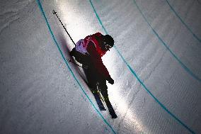 (BEIJING2022)CHINA-ZHANGJIAKOU-OLYMPIC WINTER GAMES-FREESTYLE SKIING-MEN'S FREESKI HALFPIPE-FINAL(CN)