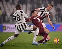 (SP)ITALY-TURIN-FOOTBALL-SERIE A-JUVENTUS VS TORINO