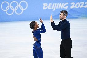 (BEIJING2022)CHINA-BEIJING-OLYMPIC WINTER GAMES-FIGURE SKATING-PAIR SKATING-FREE SKATING (CN)