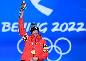 (BEIJING2022)CHINA-BEIJING-OLYMPIC WINTER GAMES-AWARDING CEREMONY-SPEED SKATING (CN)