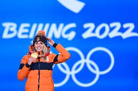 (BEIJING2022)CHINA-BEIJING-OLYMPIC WINTER GAMES-AWARDING CEREMONY-SPEED SKATING (CN)