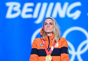 (BEIJING2022)CHINA-BEIJING-OLYMPIC WINTER GAMES-AWARDING CEREMONY-SPEED SKATING (CN)