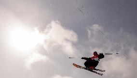 (BEIJING2022)CHINA-ZHANGJIAKOU-OLYMPIC WINTER GAMES-FREESTYLE SKIING-MEN'S FREESKI HALFPIPE-FINAL(CN)