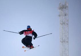 (BEIJING2022)CHINA-ZHANGJIAKOU-OLYMPIC WINTER GAMES-FREESTYLE SKIING-MEN'S FREESKI HALFPIPE-FINAL(CN)