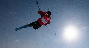 (BEIJING2022)CHINA-ZHANGJIAKOU-OLYMPIC WINTER GAMES-FREESTYLE SKIING-MEN'S FREESKI HALFPIPE-FINAL(CN)