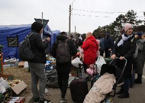 ROMANIA-SIRET-PEOPLE LEAVING UKRAINE