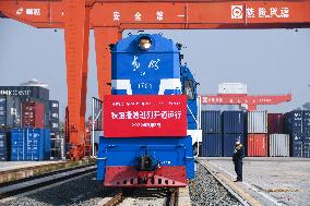 CHINA-GUANGDONG-SHENZHEN-FREIGHT TRAIN-SUPPLY-HONG KONG-COVID-19 (CN)