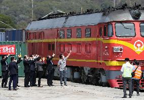 CHINA-HONG KONG-FREIGHT TRAIN-ANTI-COVID-19 SUPPLIES-ARRIVAL (CN)
