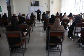 AFGHANISTAN-KABUL-UNIVERSITY-FEMALE STUDENTS