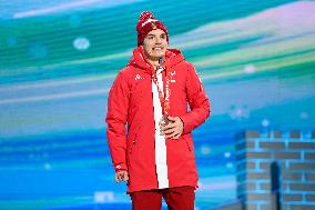 (SP)CHINA-BEIJING-BEIJING 2022 WINTER PARALYMPICS-ALPINE SKIING-MEN'S DOWNHILL-STANDING-AWARDING CEREMONY(CN)