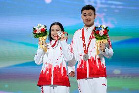 (SP)CHINA-BEIJING-BEIJING 2022 WINTER PARALYMPICS-ALPINE SKIING-WOMEN'S DOWNHILL-VISION IMPAIRED-AWARDING CEREMONY (CN)