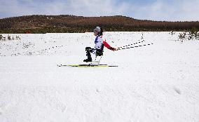 (SP)CHINA-ZHANGJIAKOU-WINTER PARALYMPICS-PARA CROSS-COUNTRY SKIING -WOMEN'S LONG DISTANCE SITTING(CN)