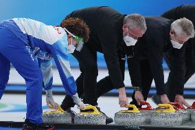 (SP)CHINA-BEIJING-WINTER PARALYMPICS-WHEELCHAIR CURLING-VOLUNTEERS(CN)