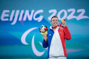 (SP)CHINA-BEIJING-WINTER PARALYMPICS-ALPINE SKIING-MEN'S SUPER COMBINED STANDING-AWARDING CEREMONY (CN)