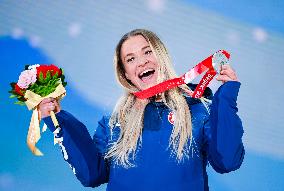 (SP)CHINA-ZHANGJIAKOU-WINTER PARALYMPICS-PARA BIATHLON-WOMEN'S MIDDLE DISTANCE SITTING-AWARDING CEREMONY (CN)