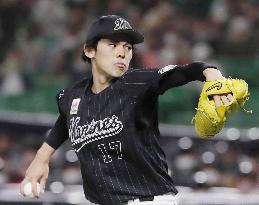 Baseball: Lotte pitcher Sasaki in preseason game