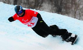 (SP)CHINA-ZHANGJIAKOU-WINTER PARALYMPICS-PARA SNOWBOARD-MEN'S BANKED SLALOM SB-LL2 (CN)