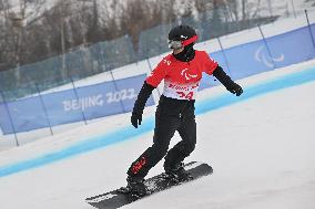 (SP)CHINA-ZHANGJIAKOU-WINTER PARALYMPICS-PARA SNOWBOARD-MEN'S BANKED SLALOM SB-LL1(CN)