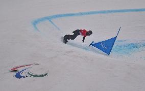 (SP)CHINA-ZHANGJIAKOU-WINTER PARALYMPICS-PARA SNOWBOARD-MEN'S BANKED SLALOM SB-LL1(CN)