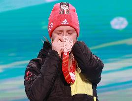 (SP)CHINA-BEIJING-WINTER PARALYMPICS-PARA ALPINE SKIING-WOMEN'S GIANT SLALOM-AWARDING CEREMONY(CN)