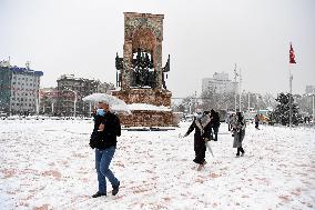 TURKEY-ISTANBUL-SNOW