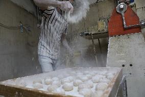 MIDEAST-JERUSALEM-PITA BREAD