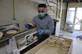 MIDEAST-JERUSALEM-PITA BREAD