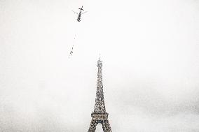 FRANCE-PARIS-EIFFEL TOWER-ANTENNA-INSTALLATION