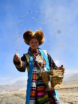 (InTibet)CHINA-TIBET-SPRING FARMING (CN)