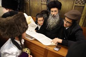 ISRAEL-MERON-PURIM-MEGILLAT ESTHER-READING