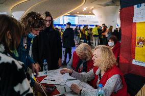 POLAND-WARSAW-RAILWAY STATION-UKRAINIAN