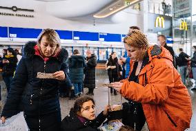 POLAND-WARSAW-RAILWAY STATION-UKRAINIAN