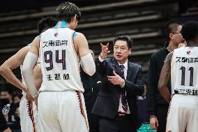 (SP)CHINA-SHENYANG-BASKETBALL-CBA LEAGUE-LIAONING FLYING LEOPARDS VS SHANGHAI SHARKS (CN)