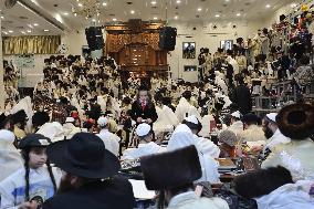 MIDEAST-JERUSALEM-PURIM-ESTHER-READING