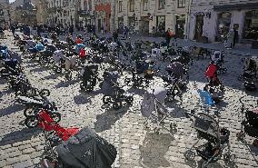 Empty buggies for Ukraine children victims