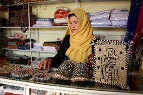 AFGHANISTAN-BAMIYAN-ART BAZAAR