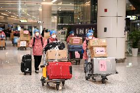 CHINA-JILIN-CHANGCHUN-COVID-19-MEDICAL WORKER-AID(CN)